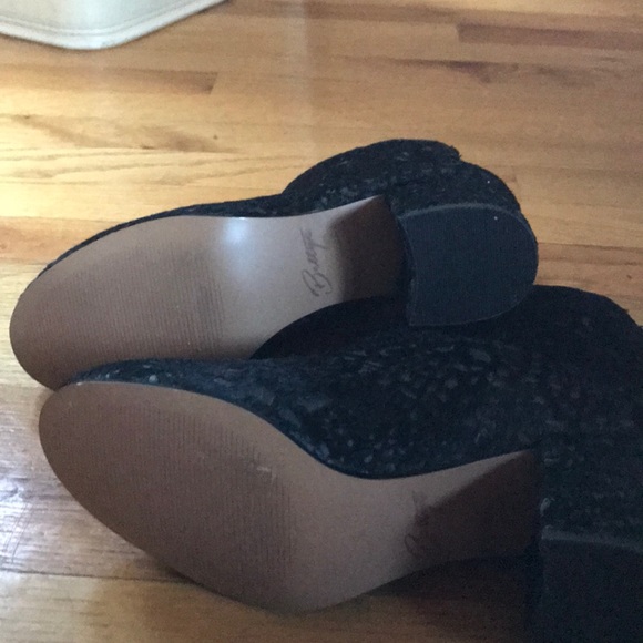 Bettye black boots. - Picture 3 of 4